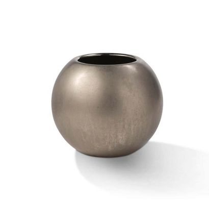 MAISON DESNY 
Signed

Metal Vase H.: 15 cm.
Circa 1930
