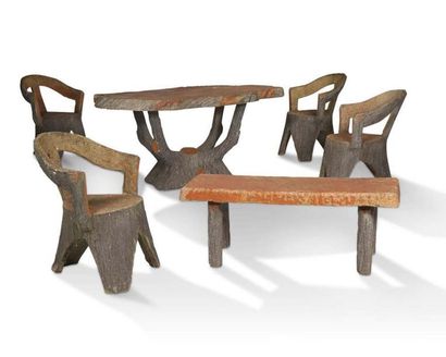 TRAVAIL FRANÇAIS Ensemble comprenant 4 fauteuils, 1 banc, 1 table
Ciment
Fauteuils:...