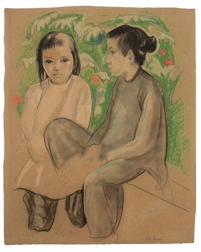 Alix AYMÉ (1894-1989) 
Deux fillettes de Hué
Fusain et pastel sur papier, signé en...