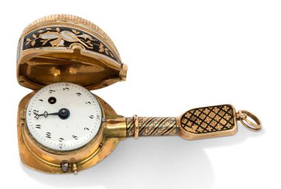 Travail Français 
Mandolin-shaped cockerel watch
Gold case and polychrome enamelled...