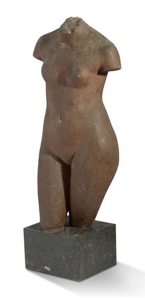 Louis Dejean (1872-1954) 
Nu féminin
Epreuve en terre patinée brun sur socle cubique...