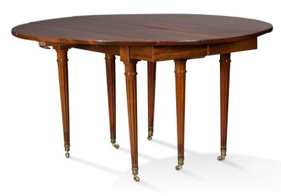 LARGE TABLE in mahogany and mahogany veneer...