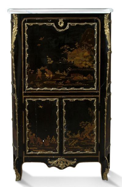 SECRETARY in Chinese lacquer, chiselled and...