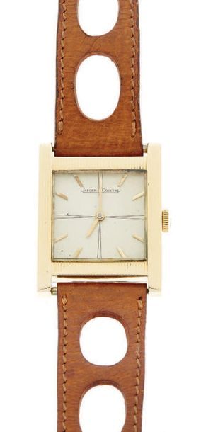 JAEGER-LECOULTRE VERS 1960 
Gold case
Hand-wound mechanical movement
Dim: 26 x 31...