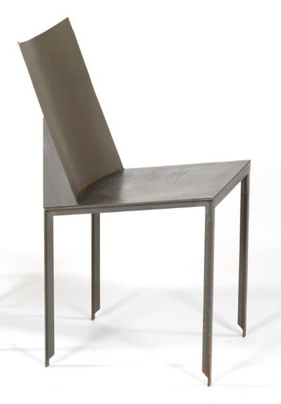 MARTIN SZÉKELY (NÉ en 1956) 
CHAIR In cut, bent and welded sheet steel
Pre-series...