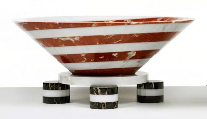 MARTINE BEDIN (NÉE EN 1957) 
IMPORTANT TABLE CENTRE In striped Morello cherry and...