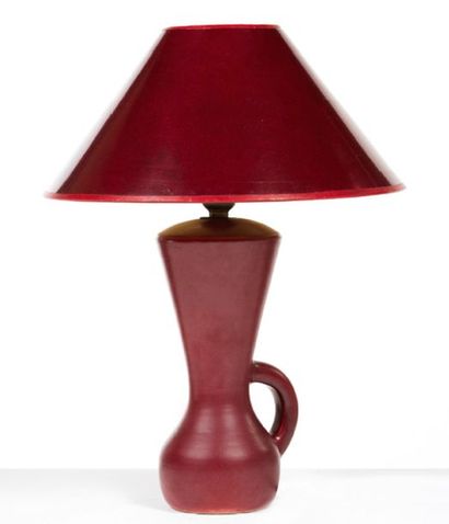 POL CHAMBOST (1906-1983) 
SMALL LAMP In burgundy glazed earthenware, diabolo shaft...
