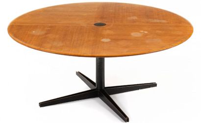 Osvaldo BORSANI (1911-1985) 
ADJUSTABLE TABLE T41
Circular top in walnut veneer,...