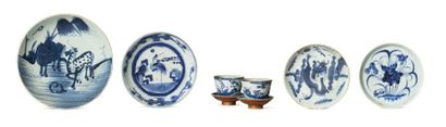 VIETNAM XVIIIE - XIXE SIÈCLE Lot de huit porcelaines de Hue à décor en bleu sous...