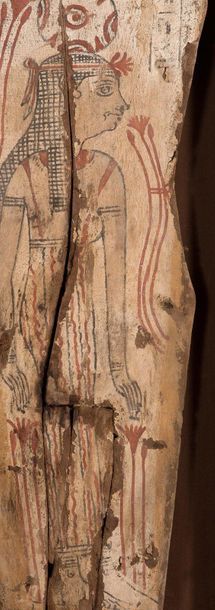 null FRAGMENT DE SARCOPHAGE
presenting a standing female deity dressed
with a long...