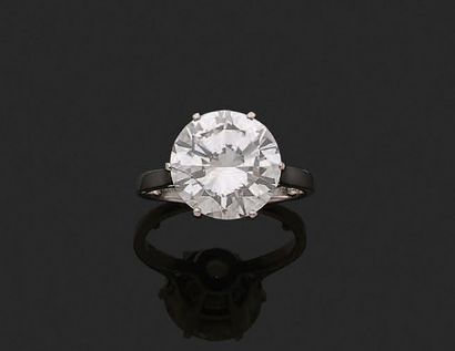 null BAGUE «SOLITAIRE»
Diamant rond de taille brillant
Platine (950)
Td.:52 - Pb.:6.28...
