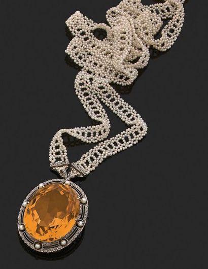 null NECKLACE "CITRINE"
Citrine, fine pearls, rose-cut diamonds, 18K (750) gold,...