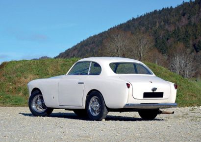 1953 Arnolt MG Coupé Seulement 67 exemplaires
Carrossé par Bertone
Ligne élégante
Carte...