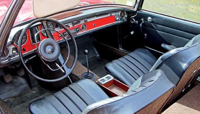 1966 Mercedes 230 SL PAGODE Dossier de factures et carnets d’origine
Vendue avec...