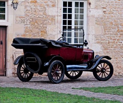 1918 FORD T Torpédo Nicely preserved
Old restoration
Period files and notebooks
French...