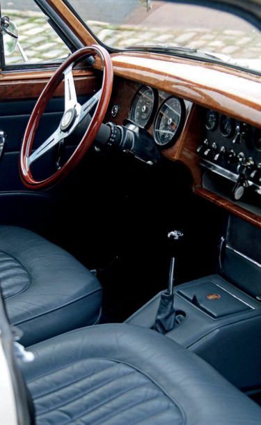1962 Jaguar MK2 3.8 Same owner during 25 years
Nice old restoration
Historical records
French...