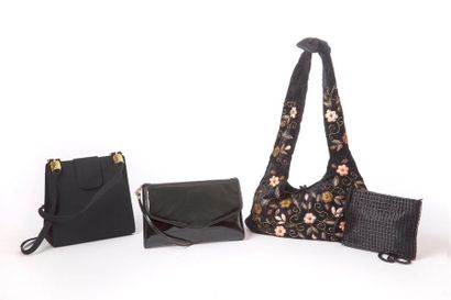 null LOT

Quatre sacs noirs du soir :

-Sac cuir et simili cuir verni, anse amovible,...