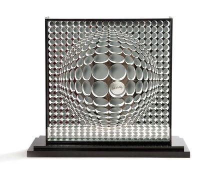 Victor Vasarely VICTOR VASARELY

(1906-1997)

Vega mir, 1973

Peinture sur sérigraphie...