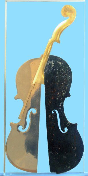 ARMAN Fernandez Dos de Valentine, 1997 Sculpture inclusion de violon, SBD,54 x 30...