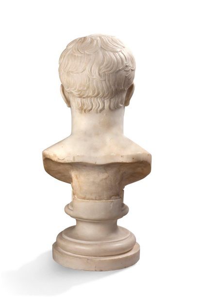 CHAUDET Antoine-Denis (1763-1810), suiveur de + Buste de l'Empereur de Napoléon 1er...