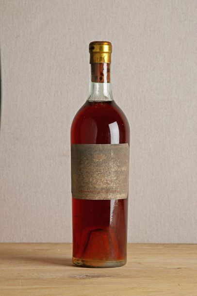 null 1 B CHÂTEAU D'YQUEM (T.L.B.; e.t.h. strong not very legible; c.s.; capsule and...