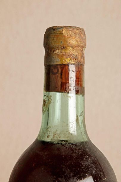 null 1 B CHÂTEAU D'YQUEM (T.L.B.; e.t.h. to e.l.a.; s.c. with traces of mould; capsule...