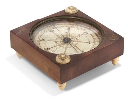 null Charming square compass in mahogany with feet and ivory discs with a manuscript...