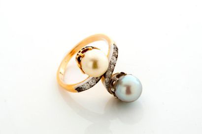Bague Bague Toi&Moi "perles"
Deux perles de culture, non testées, diamants taille...