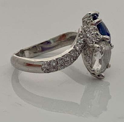 null 戒指"TOI & MOI"
旧式切割蓝宝石和钻石，铂金（950）
Td.: 54 - Pb.9.3克
蓝宝石、钻石和铂金戒指。
