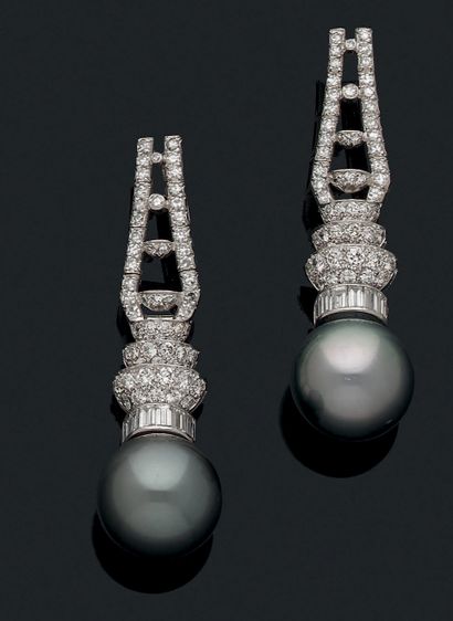 PAIR OF EARRINGS Round diamonds and baguettes,...