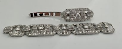 null 手镯和发夹套装 圆形老式切割钻石
铂金（950）和18K（750）白金
长度：手镯15.5厘米/发夹约5厘米
Pb.70.3克
一款钻石、铂金和黄金手...