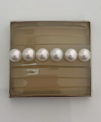 SUZANNE BELPERRON Bracelet "fine pearls" Blonde agate design with steps and fine...