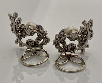 null PAIR OF EAR CLIPS "PERLES FINES"
Fine pearls, diamonds, 18K (750) white gold,...