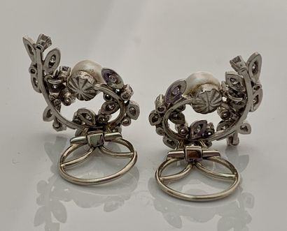 null PAIRE DE CLIPS D'OREILLES «PERLES FINES»
Perles fines, diamants, or gris 18K...