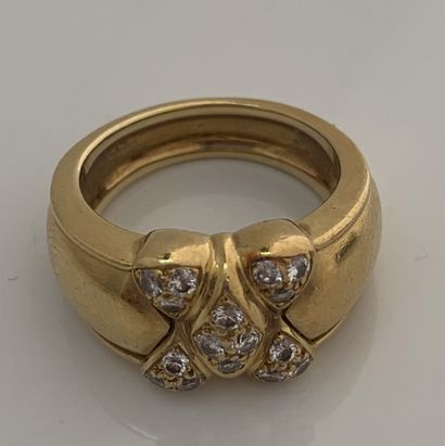 MAUBOUSSIN 戒指
圆形钻石，18K（750）黄金
签名和编号
Td.52 - Pb.：10.4克
一枚钻石和金戒指，有签名。