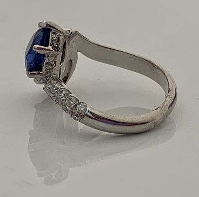 null BAGUE «TOI & MOI»
Saphir et diamants taille ancienne, platine (950)
Td. : 54...