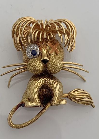 FRED 盲狮"胸针
珐琅、钻石、蓝宝石、18K(750)黄金
签名
高：约4厘米-铅。20.2克
一枚珐琅、钻石、蓝宝石和金质胸针，有签名。