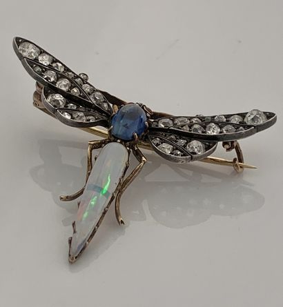 null BROCH "INSECT"
Opal, sapphire cabochon, old cut diamonds. 18K gold (750), silver...