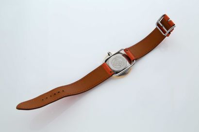 Hermès Hermes 

Arceau 

Vers 2000

Boitier plaqué or 

Mouvement quartz 

Diam:...