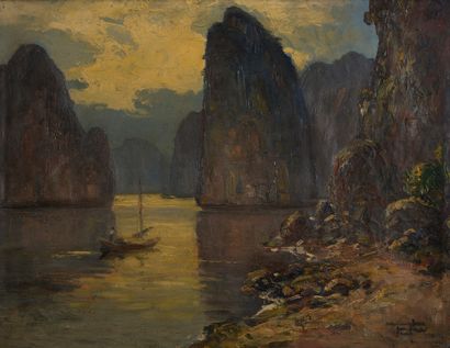 NGUYEN MAI THU (XXE SIÈCLE) 
Boat in Along Bay

Oil on canvas, signed lower right

65...