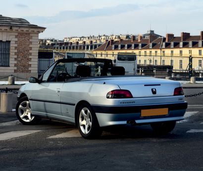 2002 Peugeot 306 Cabriolet 1.6 
只有33,400公里

第一手资料

发票历史

法国汽车登记文件

底盘号：VF37DWFTF33327592。



306敞篷车在1993年秋季的法兰克福车展上亮相，并在2002年之前成功销售了7.5万辆。优雅、设计精良、性能卓越，配备不少于5台发动机，甚至可以在1994年获得年度最美敞篷车称号，在1998年日内瓦车展上获得年度敞篷车称号。该车在位于都灵郊区坎比亚诺的Pininfarina工厂组装，是标致生产的最后一款敞篷车，之后将继续生产双门敞篷车。不用说，这是一件急需收藏的物品!我们这里为您提供的这辆车是2002年生产的，2003年3月首次注册。因此，它是最后生产的例子之一，配备的是1.6L...