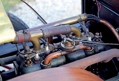 1905 Demeester Voiturette Torpedo 8 cv 
极其罕见...

自1966年起在同一家庭

异常的保存状态

法国汽车登记文件

底盘：2975



热爱摩托车和赛车的Léon...