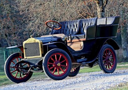 1905 Demeester Voiturette Torpedo 8 cv 
极其罕见...

自1966年起在同一家庭

异常的保存状态

法国汽车登记文件

底盘：2975



热爱摩托车和赛车的Léon...