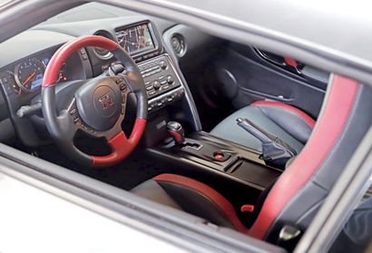 2013 Nissan GT-R BLACK EDITION 
Seulement 30 000 km

Française d’origine

Offerte...