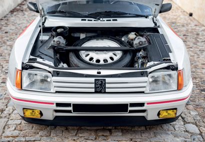 1985 Peugeot 205 Turbo 16 
为数不多的白色Turbo 16之一

9,900公里的原点

卓越的销售

法国汽车登记文件

底盘编号：VF3741R76E5100033。



















1983年，标致推出了205车型，当时厂家正处于财政困难之中，它的未来取决于这款新车型的成功。为了提升自己的形象，标致决定用一款接近205的车型来竞争。205...