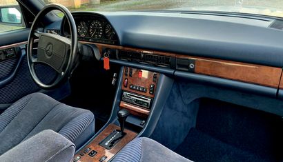 1989 Mercedes-Benz 560 SEL 
70,000 km of origin

Excellent condition

Rare blue velvet...