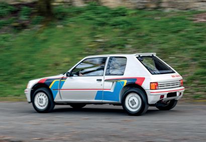 1985 Peugeot 205 Turbo 16 
为数不多的白色Turbo 16之一

9,900公里的原点

卓越的销售

法国汽车登记文件

底盘编号：VF3741R76E5100033。



















1983年，标致推出了205车型，当时厂家正处于财政困难之中，它的未来取决于这款新车型的成功。为了提升自己的形象，标致决定用一款接近205的车型来竞争。205...