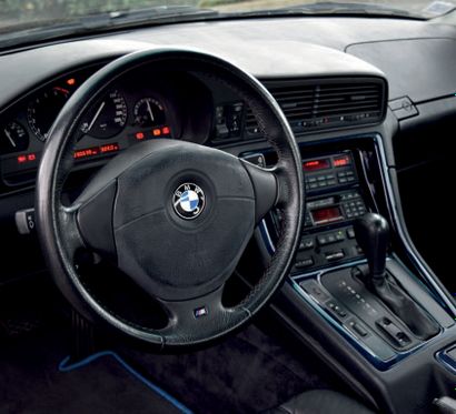 1994 BMW 850 Ci 
16 402份

跟踪记录

无与伦比的设计

法国注册

底盘编号WBAEG21020CB11952。



1989年在法兰克福车展上亮相的宝马8系（E31）是为了成为6系的继承者。更为先进，无论是在发动机、美学准则还是技术上，都被定位为奔驰560...
