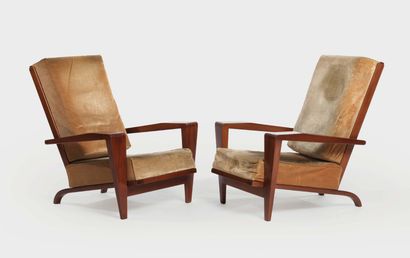 André SORNAY (1902-2000) 
Pair of low mahogany armchairs in mahogany, slightly sloping...