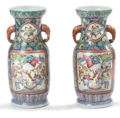 CHINE 
A pair of Canton porcelain and polychrome enamel vases decorated with equestrian...